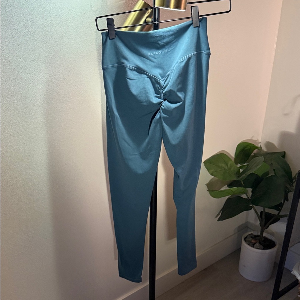 Paragon trending OOS color sculpting scrunch booty slate blue Ruched Leggings LG